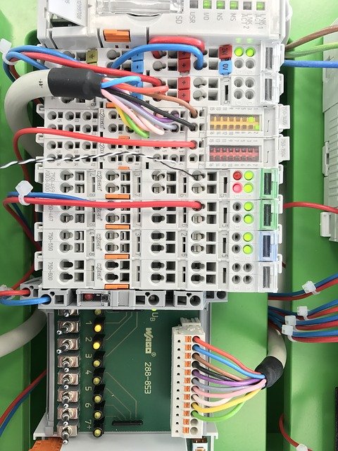 Impianti bordomacchina ed automazioni